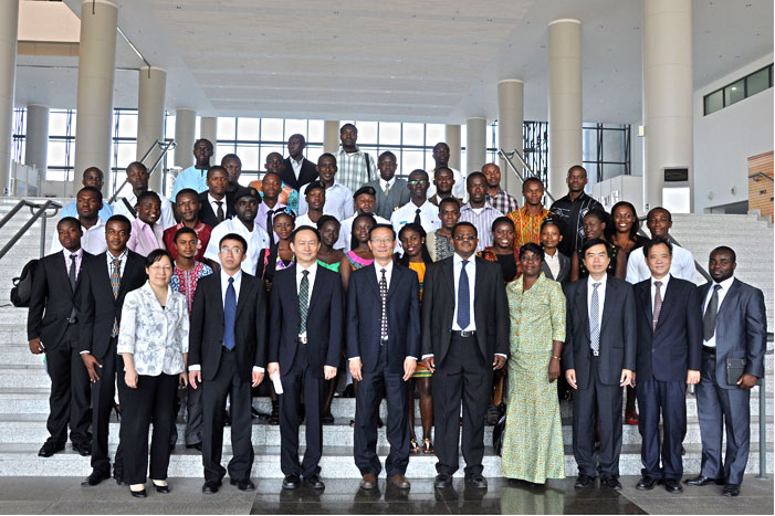 Group photo Visiting the Yang Shan Deep-water Port